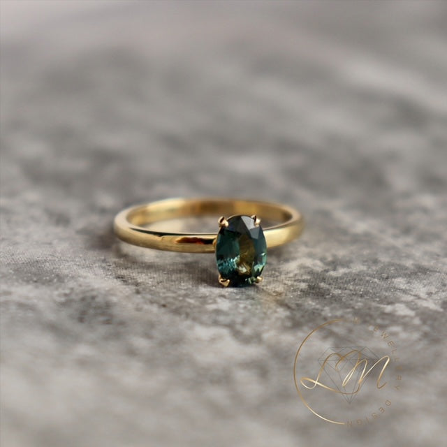 18ct Yellow Gold Sapphire Ring