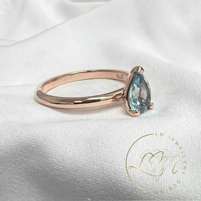 9ct Rose Gold Pear Topaz Solitaire